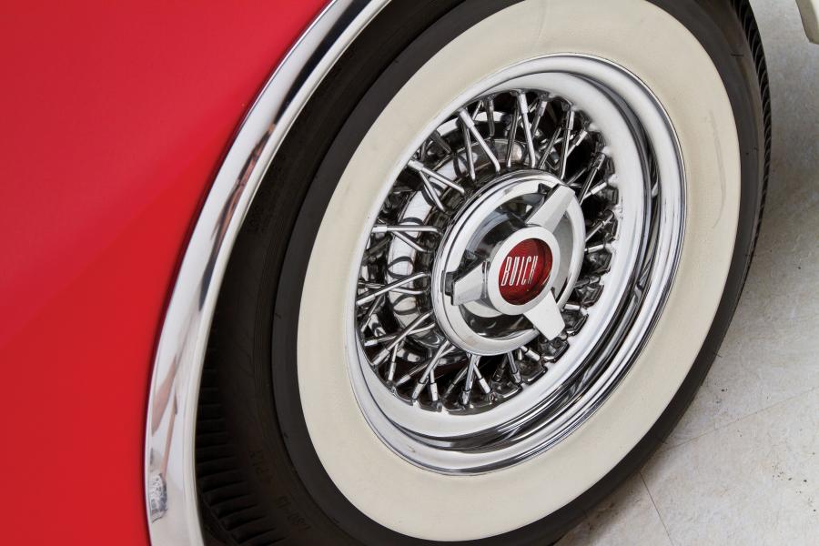  Buick Special Convertible 1956 года  (фото 2 из 15)